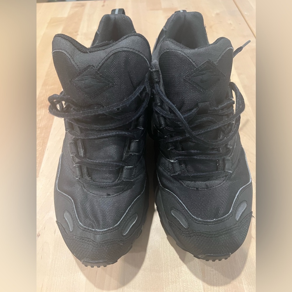 Men’s Nike Terra humarra size 11.5 worn a handful of times. excellent shape